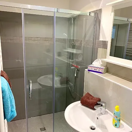 Arp Garage Mit Parkplatz *